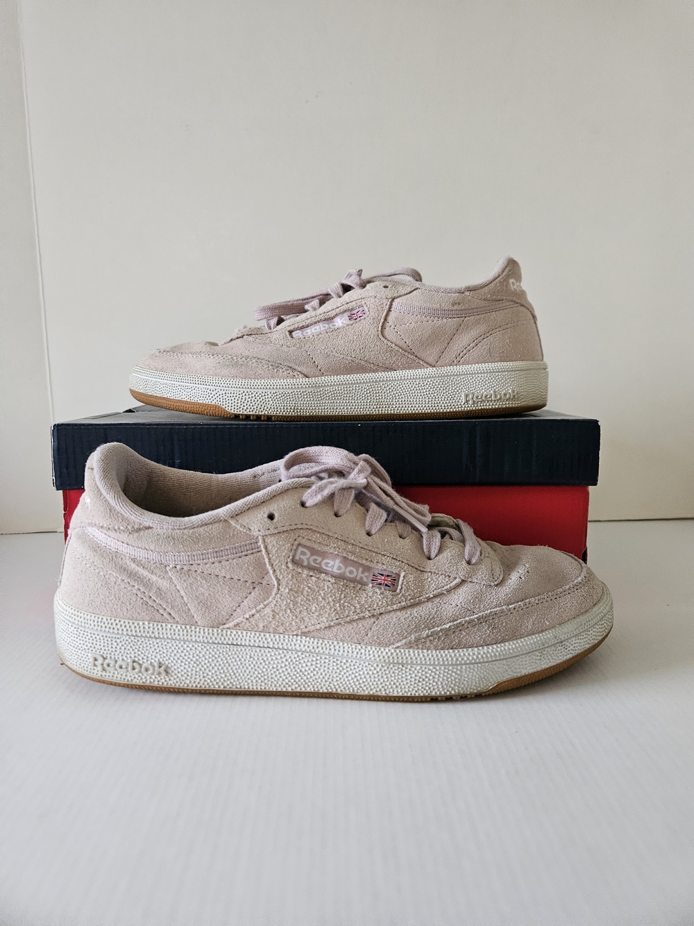Reebok Classic Suede Sneakers in Light Pink